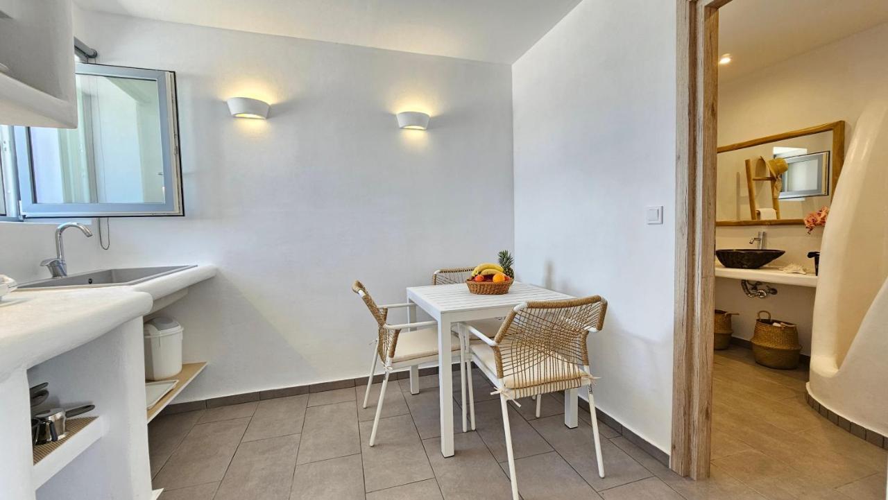 Polychronis Private Suite Pollonia Exterior photo