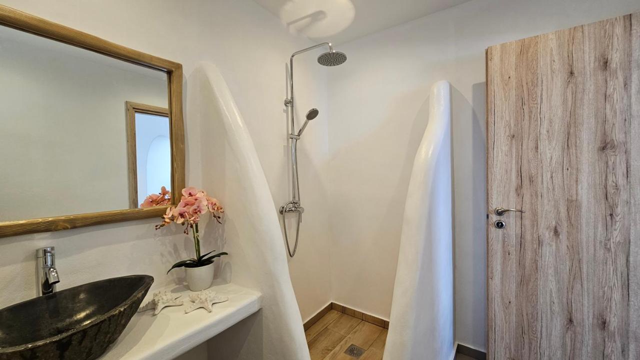 Polychronis Private Suite Pollonia Exterior photo